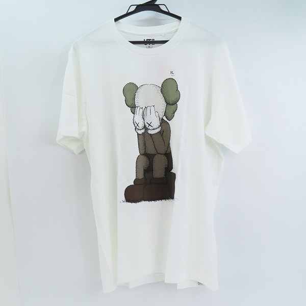 実際に弊社で買取させて頂いた【未使用】UNIQLO×KAWS/ユニクロ×カウズ キャラデザイン パッシングスルー Tシャツ /XL