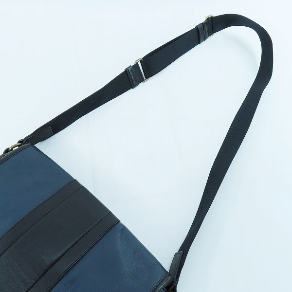 実際に弊社で買取させて頂いたCOACH /コーチ ヘリテージ ウェブ  レザーショルダーバッグ  メンズバッグ　F71641 の画像 2枚目