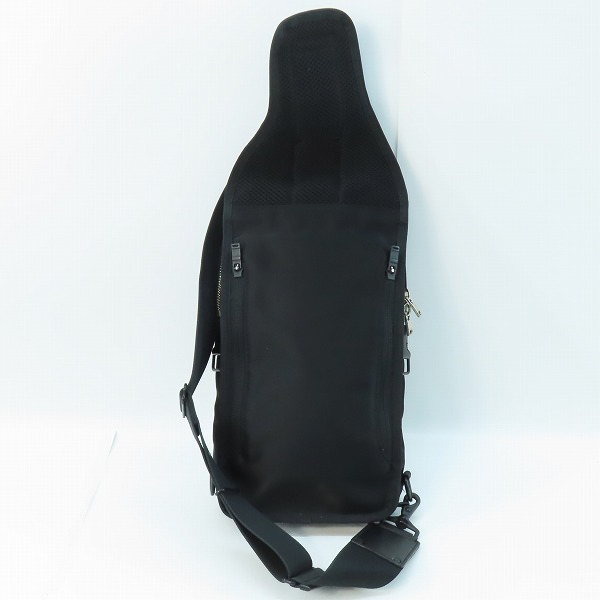 実際に弊社で買取させて頂いたPORTER/ポーター LIFT SLING SHOULDER BAG リフト スリングショルダーバッグ/ボディバッグ  822-06134 の画像 1枚目