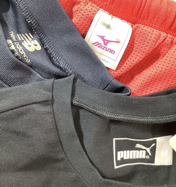 実際に弊社で買取させて頂いた【おまとめ/未使用品含む】プーマ/ミズノ/ニューバランス 等 半袖Tシャツ/レディースハーフパンツ/トレーニングウエア 他の画像 1枚目