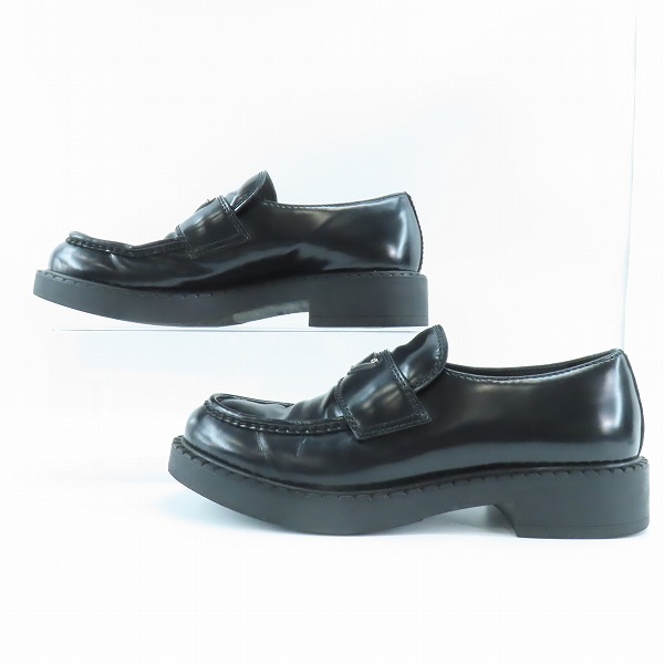 実際に弊社で買取させて頂いたPRADA/プラダ トライアングルロゴプレート チョコレートブラッシュドレザーローファーシューズ 2DE127/9.5の画像 3枚目
