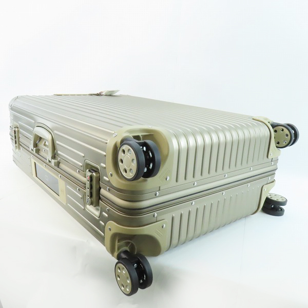 実際に弊社で買取させて頂いたRIMOWA/リモワ トパーズ チタニウム 4輪 キャリーケース/スーツケース 924.77/98Lの画像 2枚目