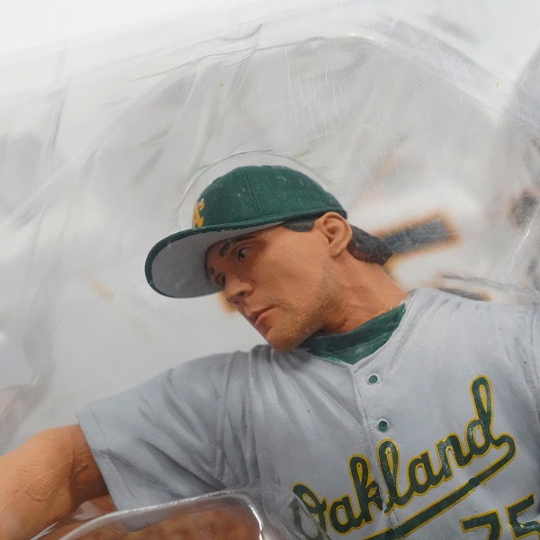 実際に弊社で買取させて頂いた【未開封】McFARLANE TOYS/マクファーレントイズ オークランド・アスレチックス #75 BARRY ZITO バリー・ジト グレーの画像 2枚目