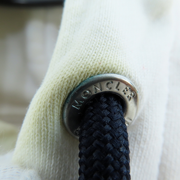 実際に弊社で買取させて頂いた【JPタグ】MONCLER/モンクレール MAGLIA プルオーバーパーカー ホワイト F20918G74610/XLの画像 7枚目