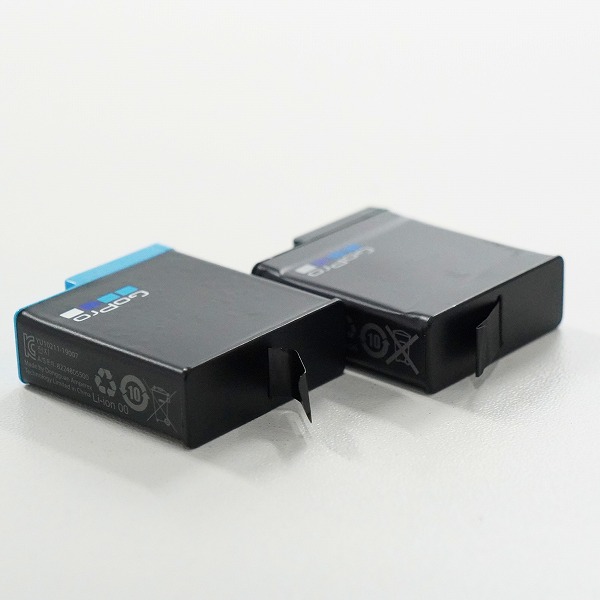 実際に弊社で買取させて頂いたGoPro/ゴープロ AABAT-001 SPJB1B HERO 5/6/7/8 用 純正 バッテリー 2点セット 動作確認済みの画像 6枚目