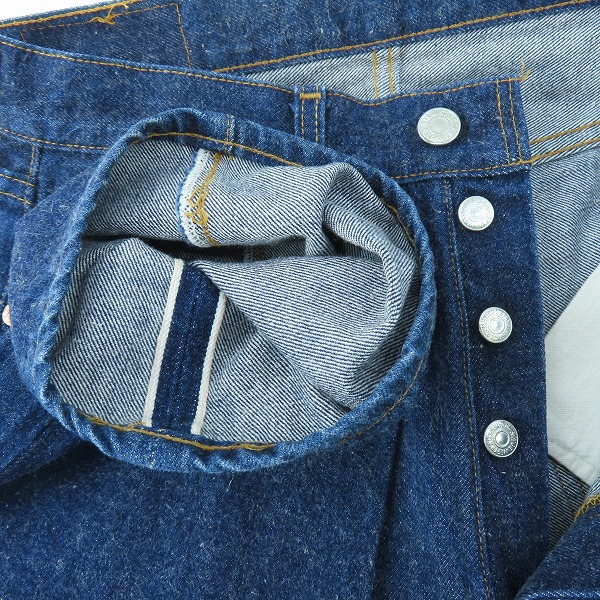 実際に弊社で買取させて頂いたLEVIS/リーバイス 501 90s 刻印555 ビッグE 赤耳 デニムパンツ W28L36の画像 4枚目