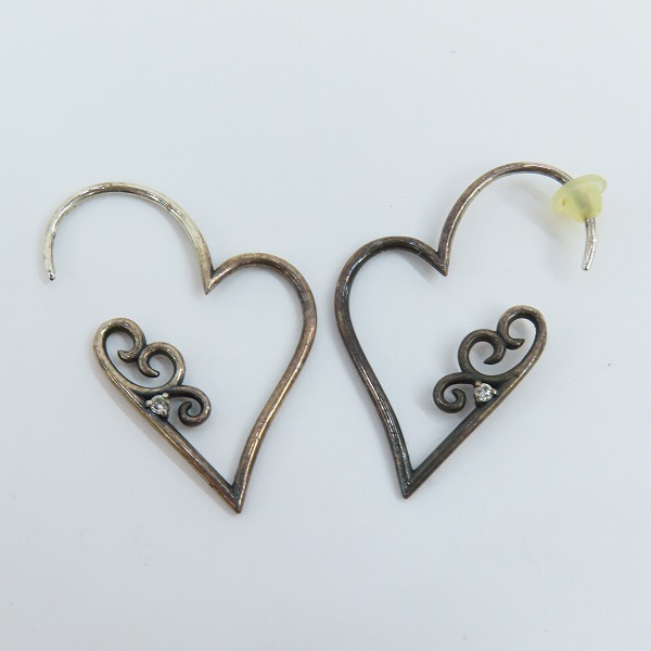 実際に弊社で買取させて頂いた【ギャラ付き】KONRON/コンロン アリスインワンダーランド ハートフープピアス の画像 1枚目