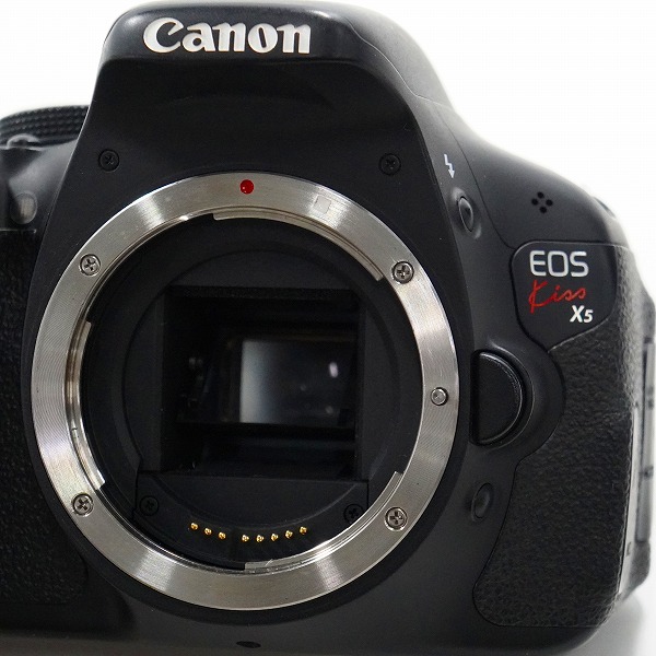 実際に弊社で買取させて頂いたCanon/キャノン DS126311 EOS kiss X5 デジタル一眼レフカメラ ボディ 簡易動作確認済みの画像 1枚目