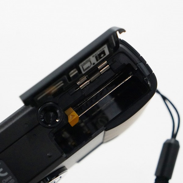 実際に弊社で買取させて頂いたRICOH/リコー R8 コンパクトデジタルカメラ 動作未確認の画像 7枚目