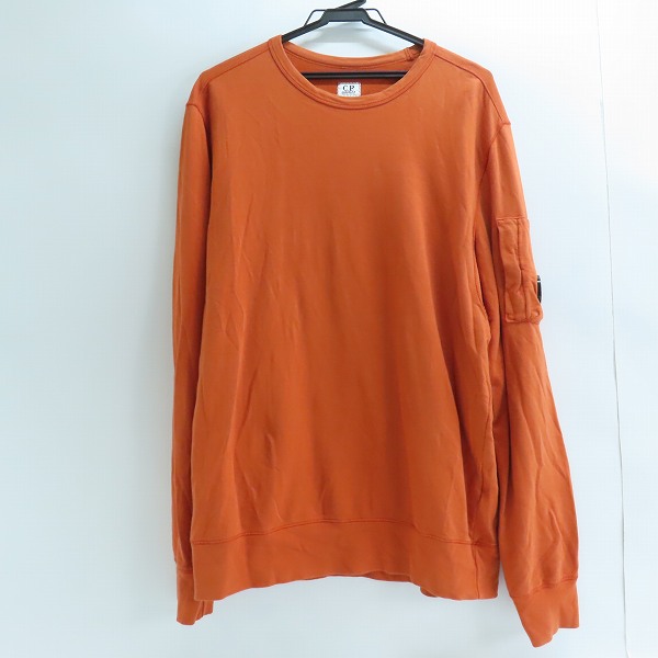 実際に弊社で買取させて頂いたC.P. COMPANY/C.P. カンパニー Arm Lens Crew Sweat/クルーネックスウェット オレンジ 03CMSS036A/XL