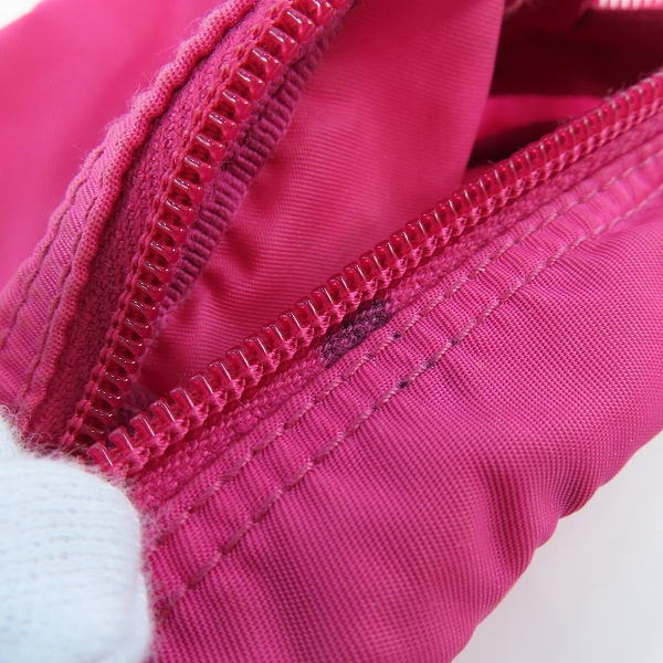 実際に弊社で買取させて頂いたPRADA/プラダ 三角ロゴプレート ポーチの画像 5枚目