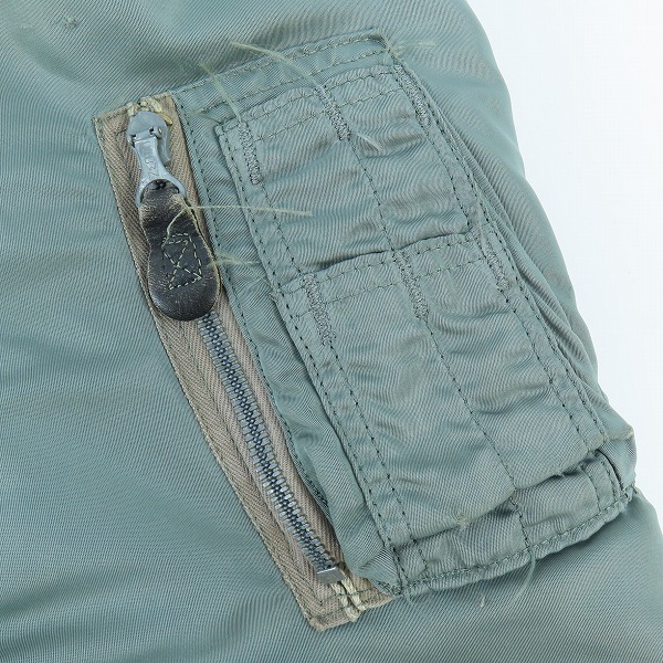 実際に弊社で買取させて頂いた【ジャンク/ノーブランド扱い】ヴィンテージ/ビンテージ/初期型2ndタイプCROWNジップ MA-1ジャケット の画像 6枚目