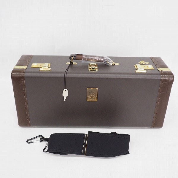 実際に弊社で買取させて頂いた【美品】Bach/バック トランペット用ダブル/2本収納可 ハードケース ストラップ付
