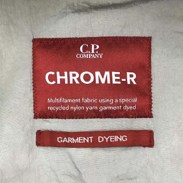 実際に弊社で買取させて頂いたC.P COMPANY/シーピーカンパニー CHROME-R ZIPPED JACKET ジャケット/50の画像 4枚目