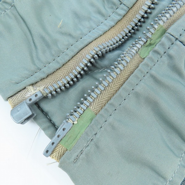 実際に弊社で買取させて頂いた【ジャンク/ノーブランド扱い】ヴィンテージ/ビンテージ/初期型2ndタイプCROWNジップ MA-1ジャケット の画像 4枚目