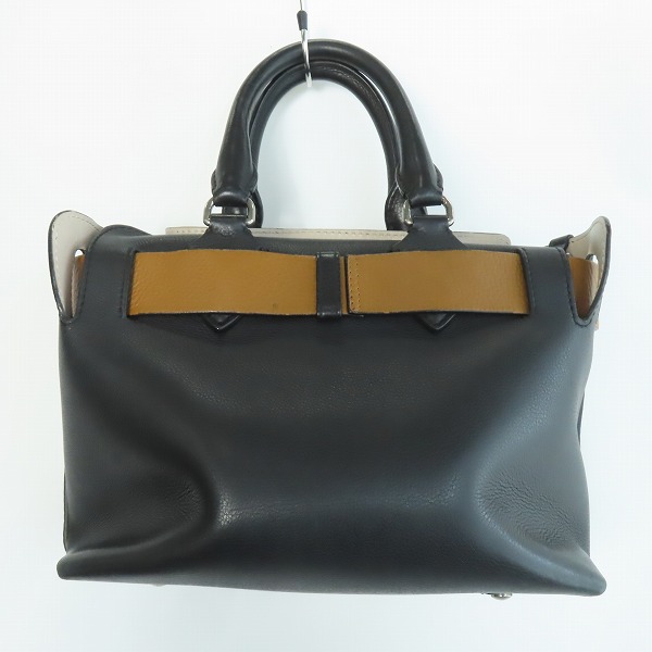 実際に弊社で買取させて頂いたBURBERRY/バーバリー LL SM BELT BAG スモール レザー ベルトバッグ 4078578の画像 1枚目