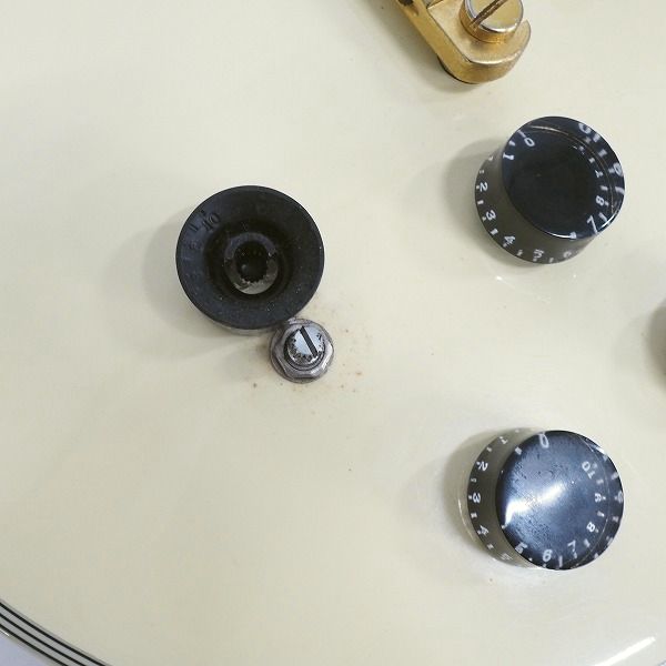 実際に弊社で買取させて頂いた★ Maison/メイソン レスポールカスタムType ホワイト セットネック エレキギターの画像 7枚目