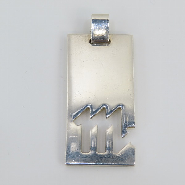 実際に弊社で買取させて頂いたGUCCI/グッチ ホロスコープペンダントトップ SCORPIO/さそり座 紐付きの画像 1枚目