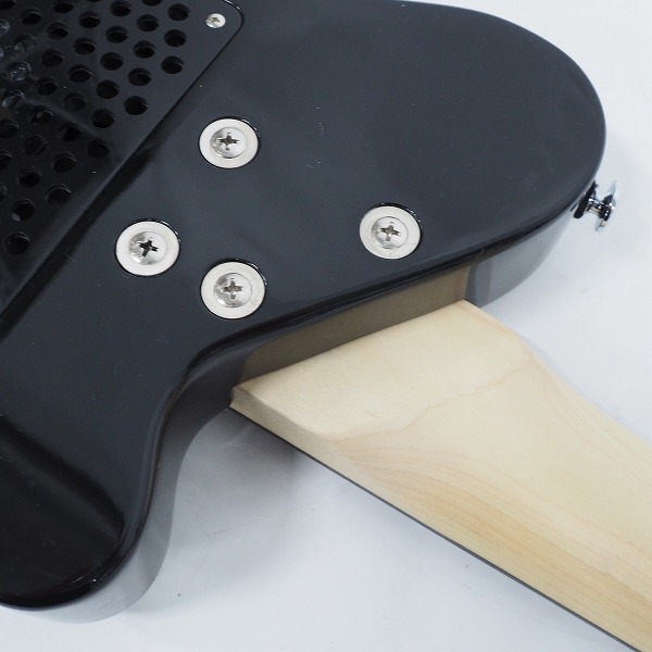 実際に弊社で買取させて頂いた★PIGNOSE/ピグノーズ PGG-200 Travel Guitar アンプ内蔵 ミニ エレキギター レフティ/左きき用 ソフトケース付の画像 8枚目