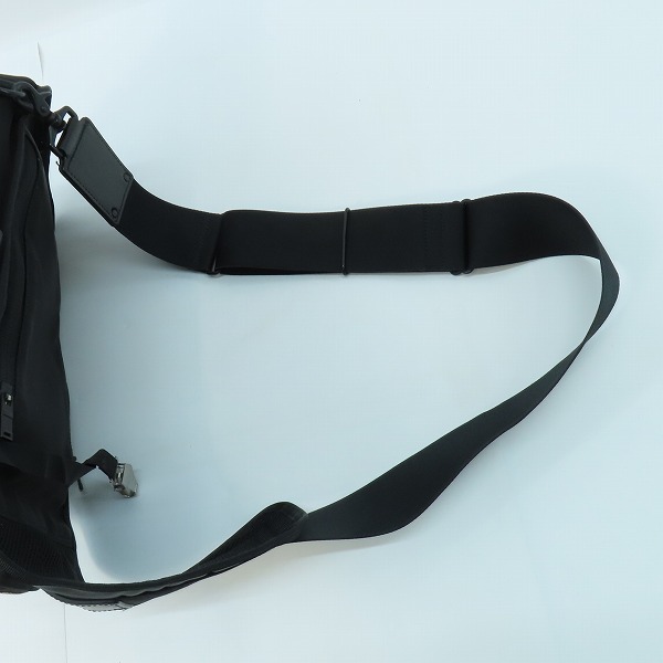 実際に弊社で買取させて頂いたPORTER/ポーター LIFT SLING SHOULDER BAG リフト スリングショルダーバッグ/ボディバッグ  822-06134 の画像 5枚目