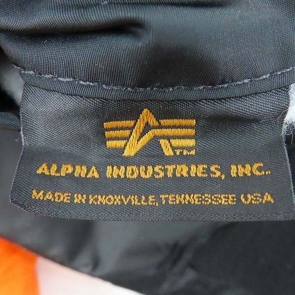 実際に弊社で買取させて頂いたALPHA INDUSTRIES/アルファインダストリーズ リバーシブル フライトジャケット MA-1 ブラック/オレンジ MIL-J-82790J/Lの画像 4枚目