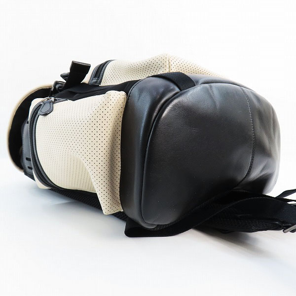 実際に弊社で買取させて頂いたCOACH/コーチ パンチングレザー バックパック/リュックサック A1761-F57477の画像 2枚目