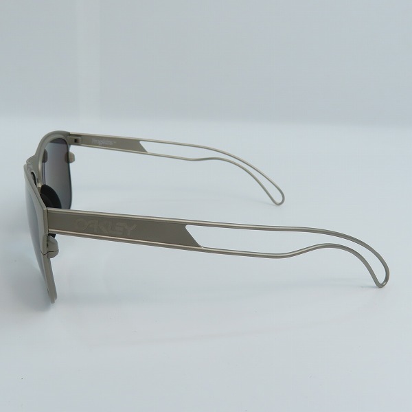 実際に弊社で買取させて頂いたOAKLEY/オークリー FROGSKINS TI/フロッグスキン チタニウム 偏光レンズ サングラス/アイウェア OO6044-0156の画像 1枚目