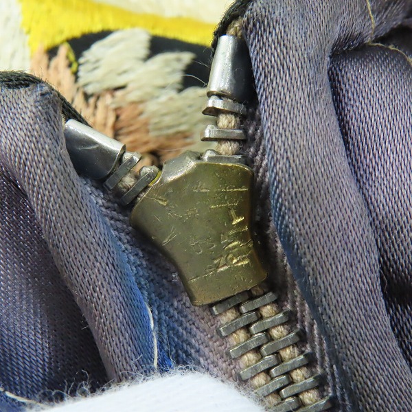 実際に弊社で買取させて頂いた【難有/ノーブランド扱い】40~50S/ヴィンテージ/ビンテージ ピンロック 片ツメ式/TALONジップ スカジャンの画像 5枚目