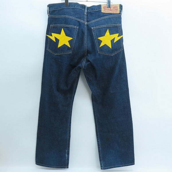 実際に弊社で買取させて頂いたA BATHING APE/アベイシングエイプ BAPE デニムパンツ 背面ポケット スタープリント/Lの画像 1枚目