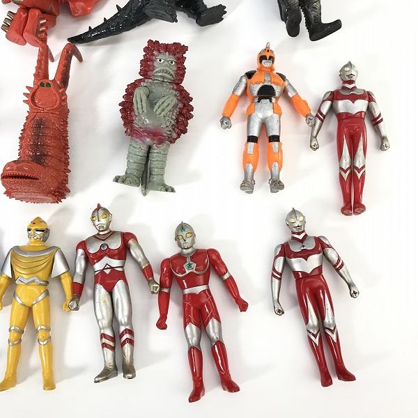 実際に弊社で買取させて頂いた【おまとめ】BANDAI/バンダイ ウルトラマン/仮面ライダー 他 メフィラス星人/バルタン星人/セットン 等 ソフビ/フィギュア の画像 4枚目