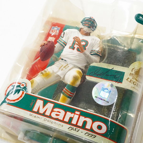 実際に弊社で買取させて頂いた【未開封】McFARLANE TOYS/マクファーレントイズ NFL LEGENDS/レジェンズ Series3 マイアミ・ドルフィンズ ダン・マリーノの画像 3枚目