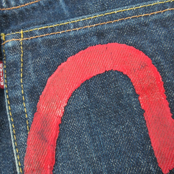 実際に弊社で買取させて頂いたEVISU/エヴィス Lot2001 No2 虎耳 赤カモメ プリント デニムパンツ 28×35の画像 9枚目