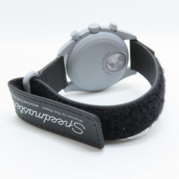 実際に弊社で買取させて頂いた【保証期間内】OMEGA × Swatch/オメガ×スウォッチ MoonSwatch Mission to the Moon SO33M100の画像 2枚目