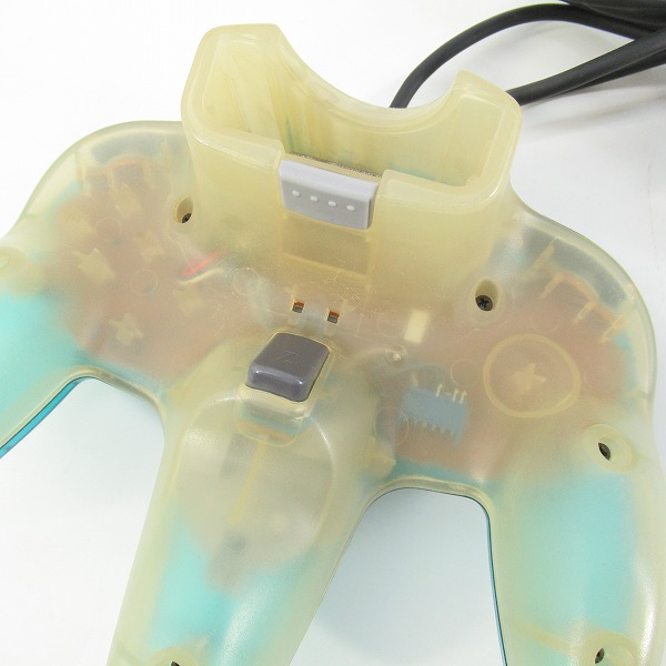 実際に弊社で買取させて頂いた任天堂 Nintendo64/ニンテンドー64 本体 NUS-001 クリアブルー【簡易動作確認済】 の画像 9枚目
