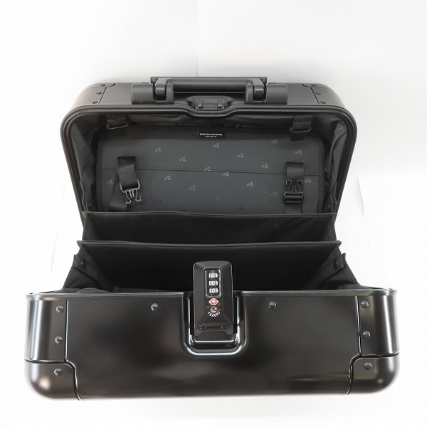 実際に弊社で買取させて頂いたZERO HALLIBURTON/ゼロハリバートン Classic Aluminum 3.0 機内持ち込みキャリーケース  944010001の画像 7枚目