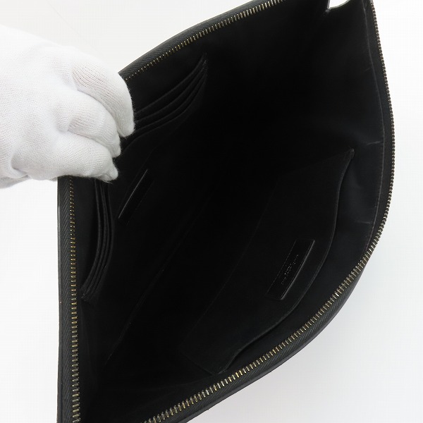 実際に弊社で買取させて頂いたSAINT LAURENT PARIS/サンローランパリ クロコ型押しレザー クラッチバッグ/タブレットホルダー 485628の画像 3枚目