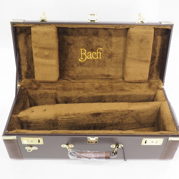 実際に弊社で買取させて頂いた【美品】Bach/バック トランペット用ダブル/2本収納可 ハードケース ストラップ付の画像 8枚目