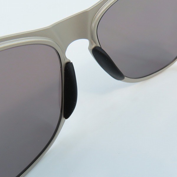 実際に弊社で買取させて頂いたOAKLEY/オークリー FROGSKINS TI/フロッグスキン チタニウム 偏光レンズ サングラス/アイウェア OO6044-0156の画像 3枚目