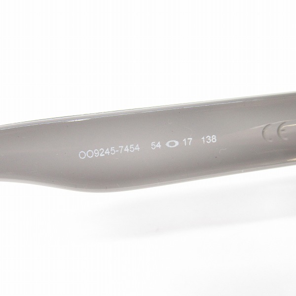 実際に弊社で買取させて頂いたOAKLEY/オークリー FROGSKINS/フロッグスキン サングラス/アイウェア OO9245-7454の画像 4枚目