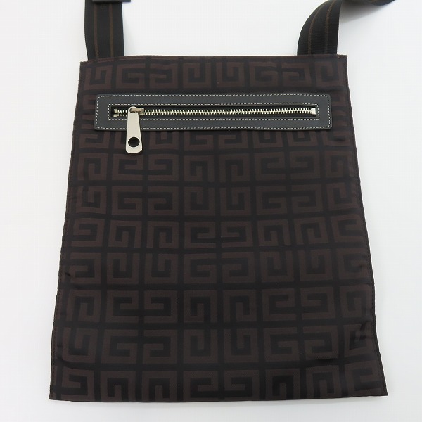 実際に弊社で買取させて頂いたGIVENCHY/ジバンシィ ズッカ柄 サコッシュ ショルダーバッグ