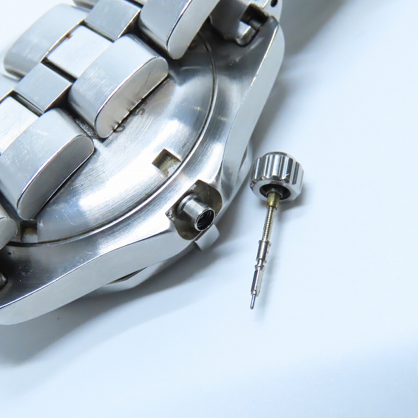 実際に弊社で買取させて頂いた【ジャンク】TAG HEUER/タグホイヤー 2000エクスクルシーブ オートマチック AUTOMATIC 200M 黒文字盤 腕時計 WN2111 の画像 7枚目