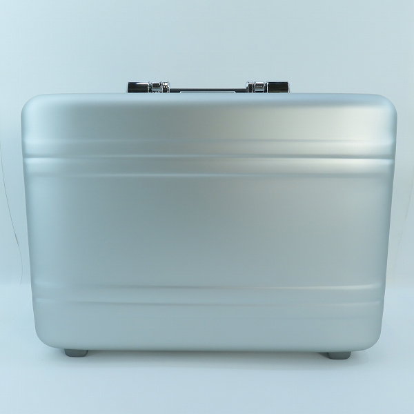 実際に弊社で買取させて頂いた【未使用】Zero Halliburton/ゼロハリバートンClassic Aluminum 3.0 ATT Large Attaché ラージアタッシュケース/944120005の画像 1枚目