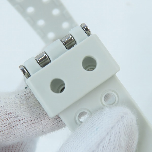 実際に弊社で買取させて頂いたG-SHOCK/Gショック FROGMAN/フロッグマン メンイン ホワイトグレー クォーツ 腕時計 DW-8200LG-8JRの画像 5枚目