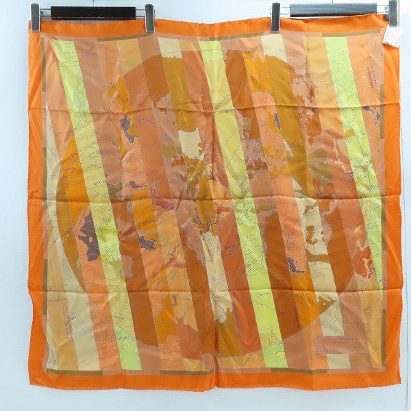 実際に弊社で買取させて頂いた【未使用】HERMES/エルメス カレ90 LE MONDE EST VASTEの画像 4枚目