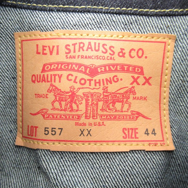 実際に弊社で買取させて頂いた【未使用】Levi’s/リーバイス 557XX Lot557 3rd デニム ジャケット/Gジャン 70557-0006/44の画像 2枚目
