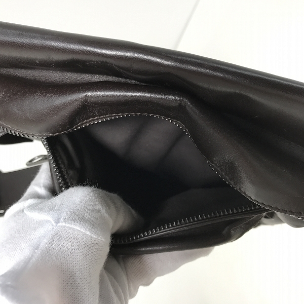 実際に弊社で買取させて頂いたBOTTEGA VENETA/ボッテガヴェネタ イントレチャート ボディバッグ/ウエストバッグ ブラウン 121604 V4651の画像 4枚目