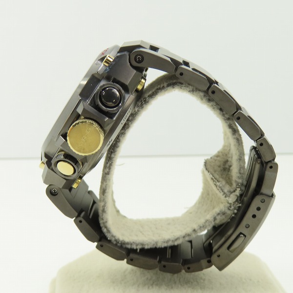 実際に弊社で買取させて頂いたG-SHOCK/Gショック MR-G SERIES 赤備え タフソーラー 腕時計 MRG-B2000B-1A4JRの画像 2枚目