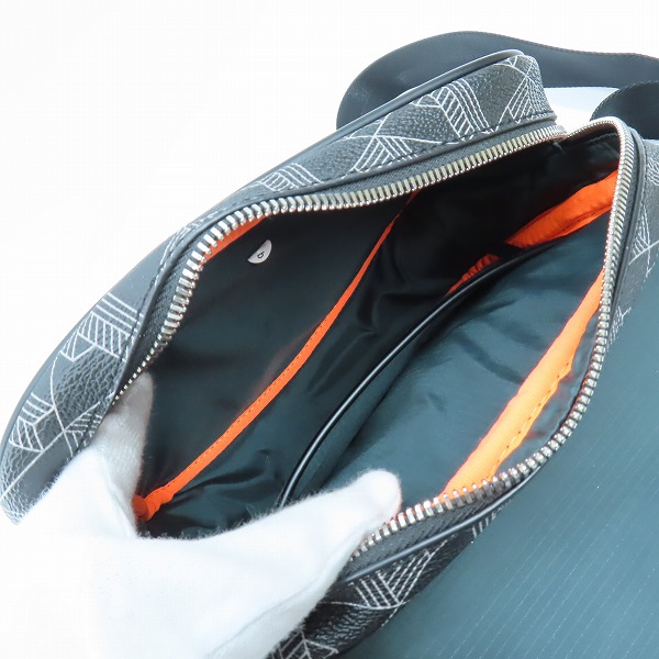 実際に弊社で買取させて頂いたLACOSTE/ラコステ モノグラムデザイン メッセンジャーバッグ/ショルダーバッグ/ポーチの画像 3枚目