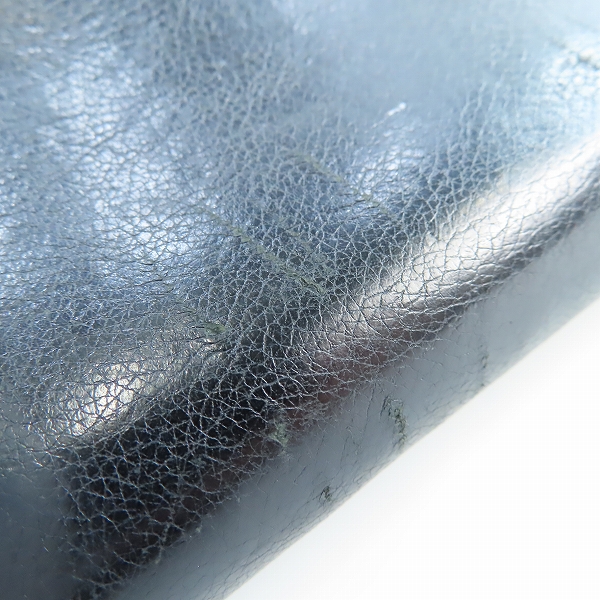 実際に弊社で買取させて頂いたPRADA/プラダ レザー ラウンドジップ長財布 の画像 8枚目