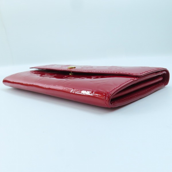 実際に弊社で買取させて頂いたLOUIS VUITTON/ルイヴィトン モノグラムヴェルニ ポルトフォイユ サラ 長財布 M93530の画像 2枚目